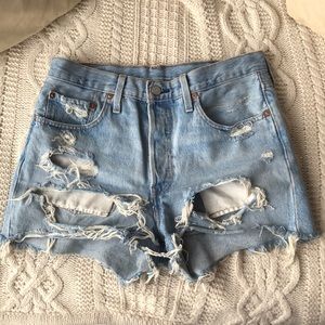 Levis 501 ripped shorts